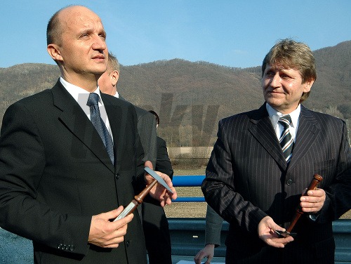 Primátor Žiaru nad Hronom Ivan Černaj (vľavo) a primátor Žarnovice Kamil Danko (vpravo).