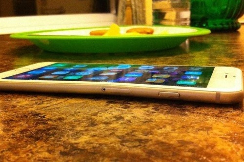 Ohnutý iPhone 6 Plus