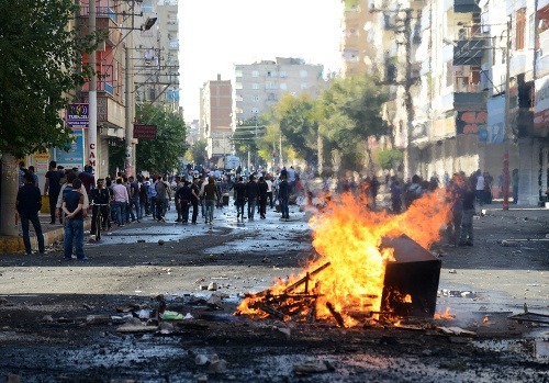 Nepokoje v meste Diyarbakir v Turecku