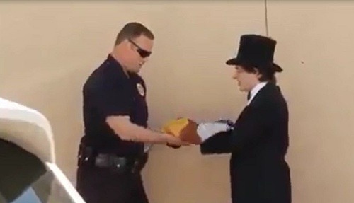 Kúzelník dokonale oklamal policajta