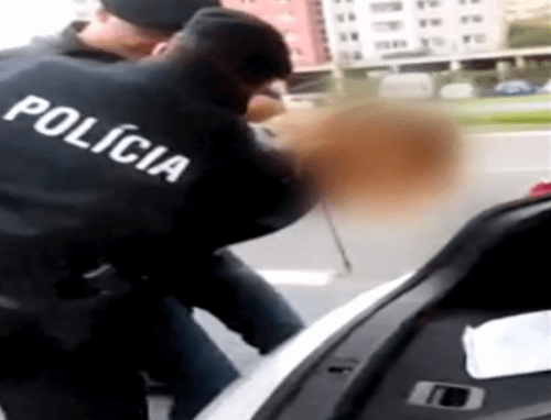 Policajti brutálne spacifikovali útlu ženu v Bratislave 