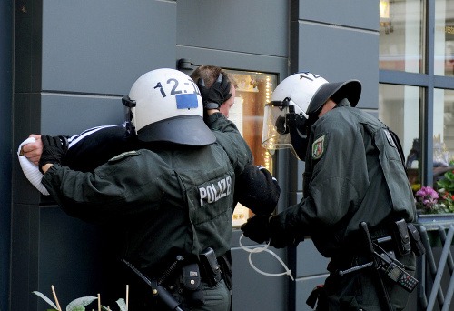 Zásah polície počas demonštrácie v Kolíne