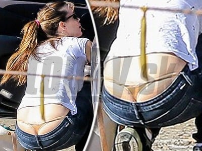 Jennifer Garner si neustrážila džínsy, spod ktorých jej vytŕčali nohavičky strihu tango.