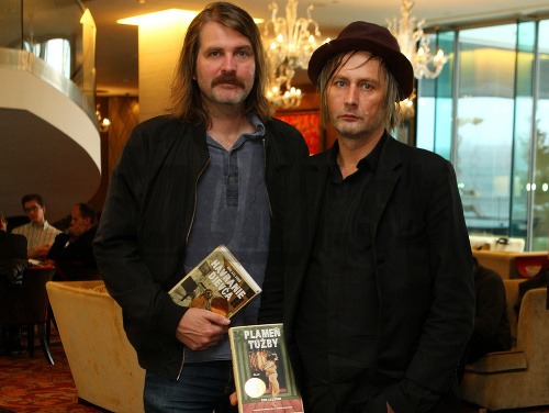 Jerker Eriksson a Håkan Axlander Sundquist navštívili Bratislavu. Predstavili svoju novú knihu Plameň túžby.