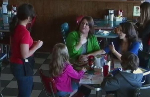 Lesbického páru s deťmi sa v reštaurácii zastala takmer polovica hostí