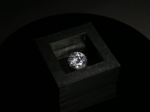 64-karátový diamant