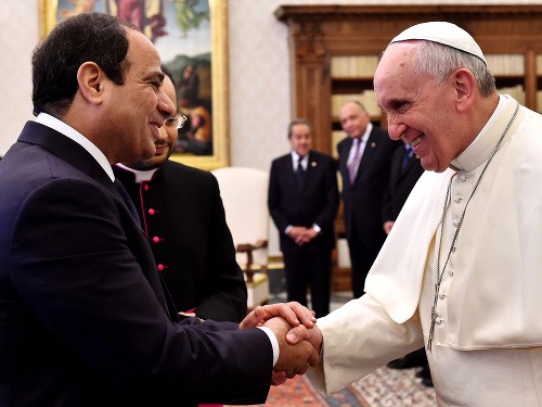Pápež František prijal dnes vo Vatikáne na súkromnej audiencii egyptského prezidenta Abdala Fattáha Sísího