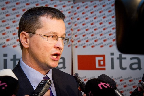 Minister školstva Juraj Draxler.
