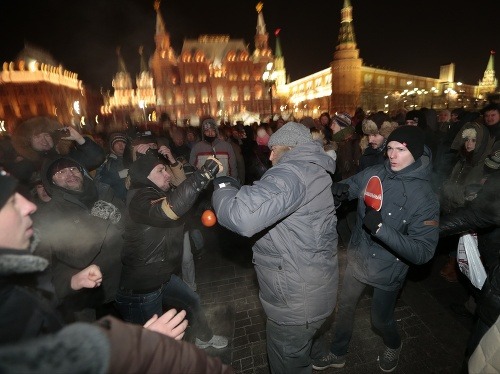 Ruská polícia musela rozohnať demonštrantov
