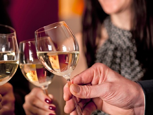 Prípitok je starý zvyk, ktorý je rozšírený v mnohých kultúrach