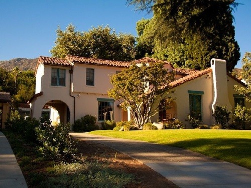 Dom známy ako domov seriálových Walshovcov, seriál Beverly Hills 90210 (1990)