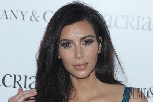 Pani Westová má dnes celkom iný výraz ako kedysi.