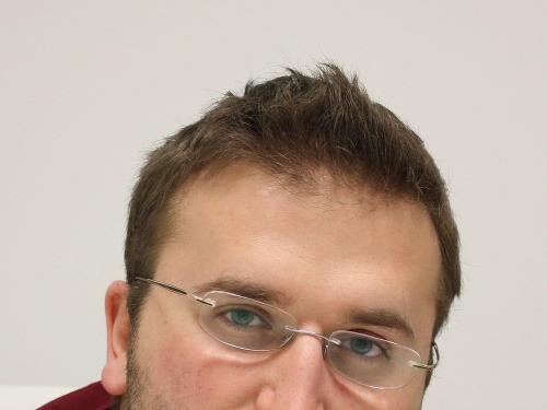 Podľa zubára MUDr. Dušana Hollého, dobrý zubný lekár by mal ošetriť aj dieťa svojho dospelého pacienta.