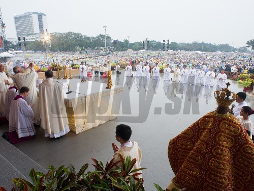 Pápež zakončil návštevu Ázie omšou v Manile, na ktorej sa zúčastnilo 7 miliónov ľudí.