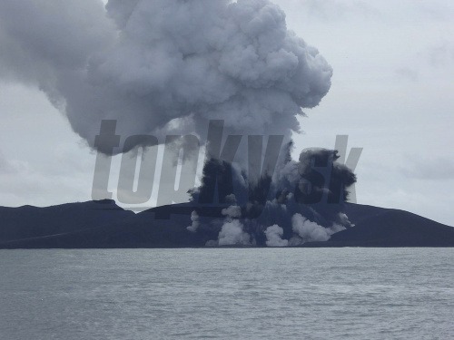 Vulkanická erupcia vytvorila na súostroví Tonga v Oceánii nový ostrov