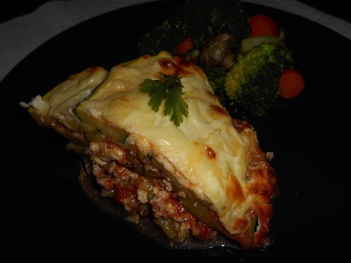 Zapekaná cuketa s mäsom a syrom je chutnou aj zdravou lahôdkou