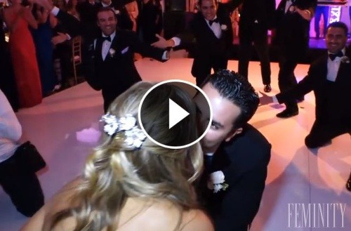 Ženích si pre svoju manželku prichystal počas svadobnej noci orignálne prekvapenie.