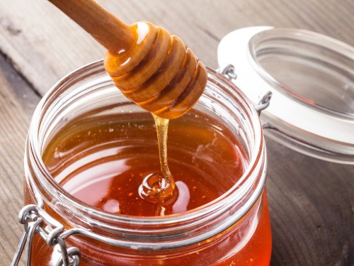 Zdraviu prospešný med, ktorý pomôže pri množstve problémov, by nemal chýbať v žiadnej domácnosti