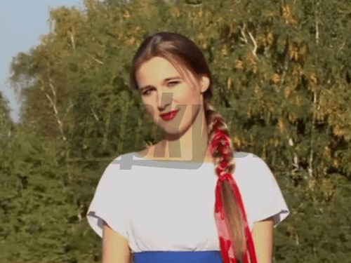 Dievča z Novosibirska spieva o Putinovi