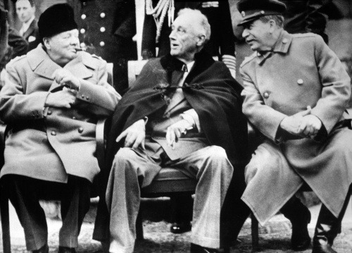 Churchill, Roosevelt a Stalina počas Jaltskej konferencie