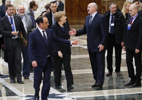 Európski lídri počas rokovaní