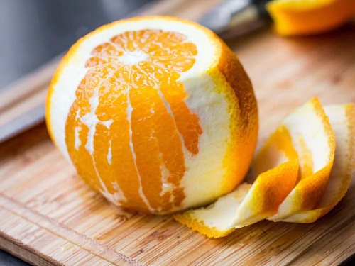 Nie len samotné pomaranče, ale aj kôra z nich je prospešná a možno ju užitočne využiť