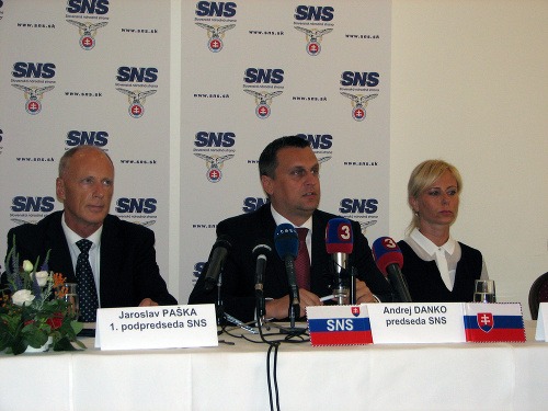 Jaroslav Paška, predseda strany Andrej Danko a podpredsedníčka Martina Stodolová