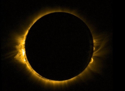 ESA Európska vesmírna agentúra zverejnila fotografiu zatmenia Slnka z vesmíru