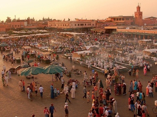 Marakéš a námestie Jemma el Fna. Toto je jeho prehľadnejšia časť.
