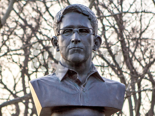 Socha Edwarda Snowdena