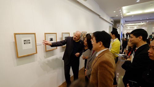 Výstava Petra Pollága vo Vietname zaznamenala veľký úspech.