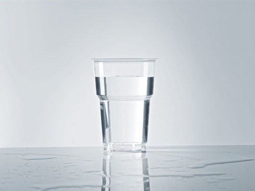 Doprajte si pravidelný pitný režim!
