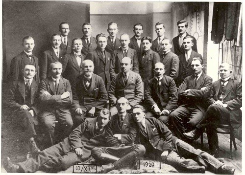Stávkový výbor decembrového štrajku v roku 1920 na Vrútkach a uväznení organizátori a účastníci štrajku vo Vrútkach r.1918 v bratislavskej väznici