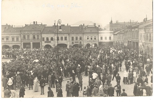 1. máj 1927 v Žiline – záber z manifestácie na námestí