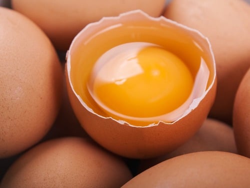 Konzumácia surových vajíčok nie je lákavá, zato zdraviu prospešná. 