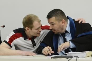 Na snímke obžalovaní Sergej Salmanov (vpravo) a Alexander Salmanov