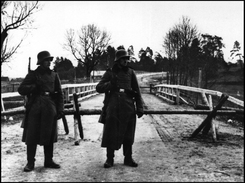 Hranica v Augustówe, ktorú v roku 1939 strážili nemeckí vojaci.