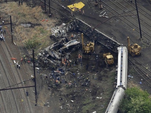 Vo Filadelfii havaroval vlak s vyše 200 cestujúcimi