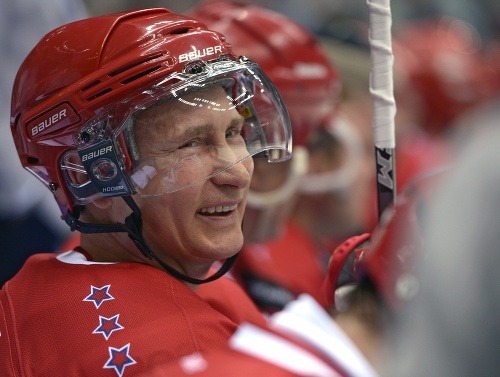 Vladimir Putin ako hokejista