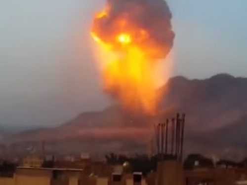 Masívny výbuch v jemenskej metropole