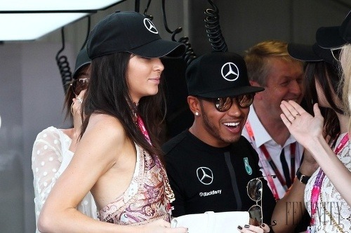 Kendall Jenner a šampión F1 Lewis Hamilton by mali tvoriť nový pár