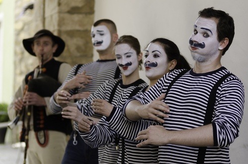 Sú štyria a hľadajú piateho