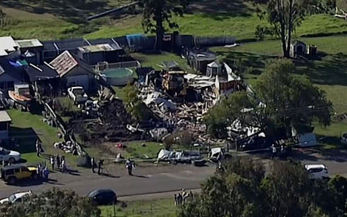 Z domu zostali len trosky.