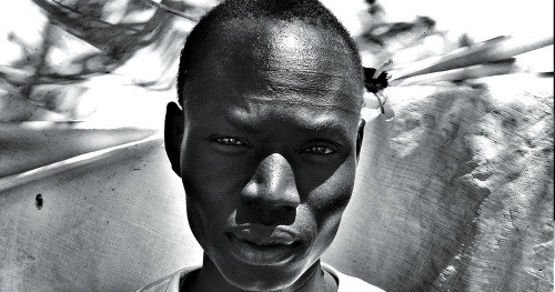 JUŽNÝ SUDÁN. 2014. MAGNA vakcinátor Peter. Copyright by Martin Bandžák/MAGNA