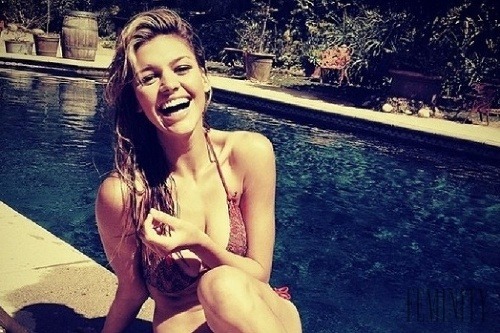 Táto žiarivá kráska zbalila hviezdny úlovok!