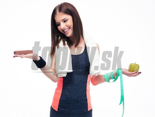 Výhodou proteínových tyčiniek je, že obsahujú menej cukru, nezdravých tukov a viac vlákniny a bielkovín.