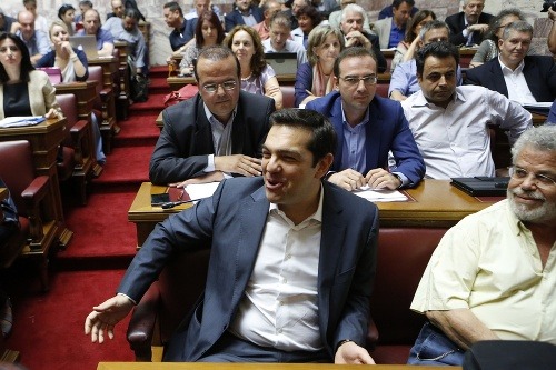 Grécky parlament na čele s premiérom Tsiprasom