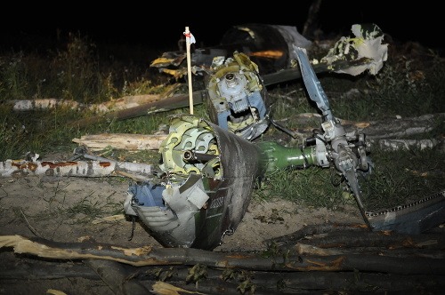 Vrak vojenského vrtuľníka Mi-17, ktorý sa zrútil pri obci Hradisko v okrese Prešov. 