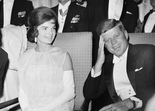 Jacqueline Kennedy s prvým manželom Johnom Fitzgeraldom Kennedym.
