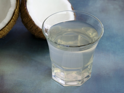 Kokosová voda obsahuje množstvo výživných látok, za ktoré sa vám organizmus poďakuje!